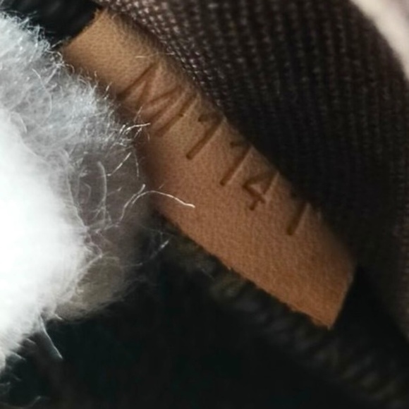 Louis Vuitton Monogram Menilmontant PM Crossbody - Picture 11 of 15